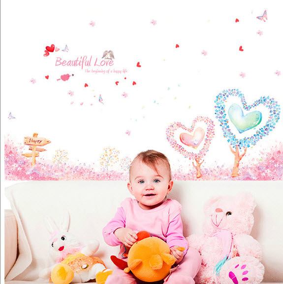 Chân tường trái tim hạnh phúc